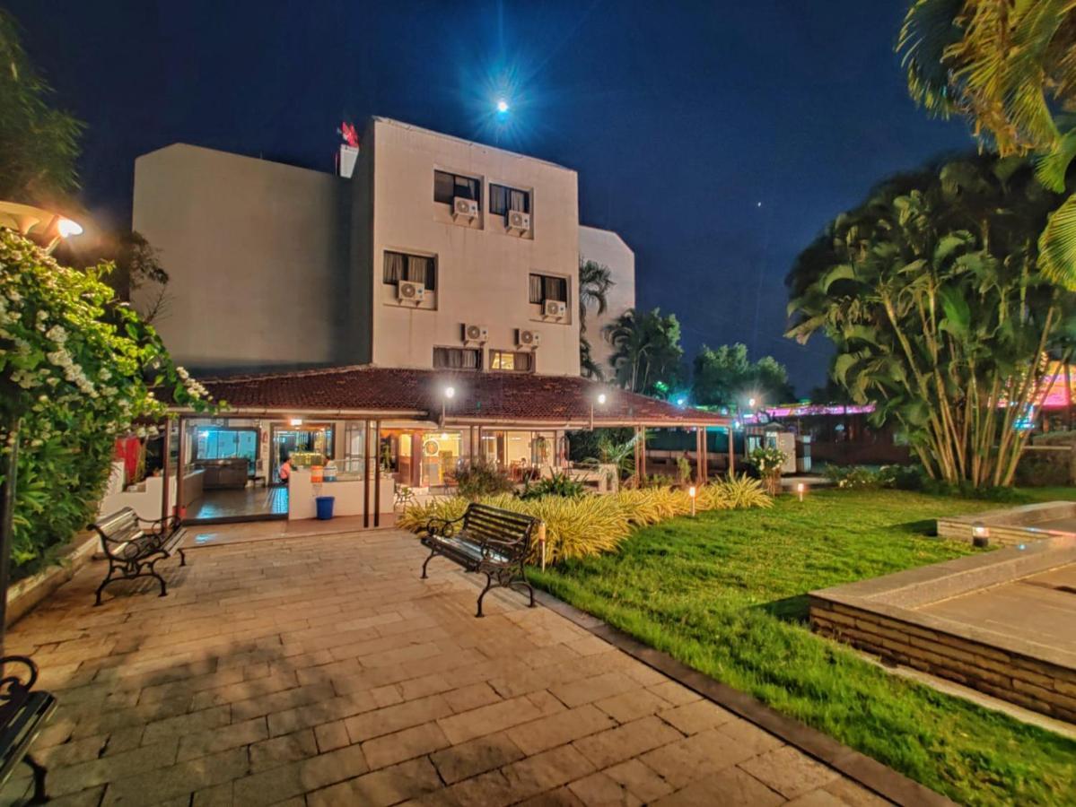 Hotel Ashwin Igatpuri, Pure Veg & Jain Food מראה חיצוני תמונה