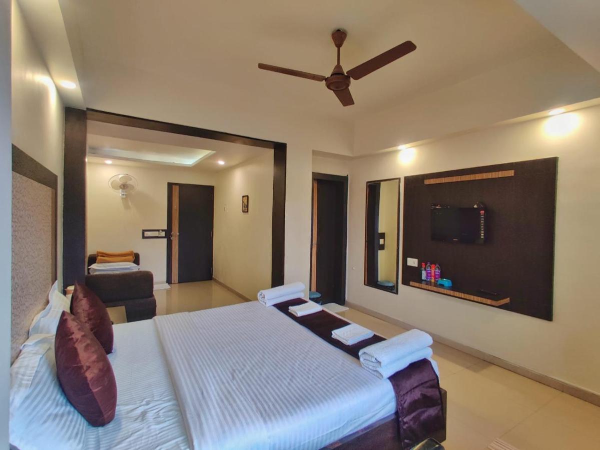 Hotel Ashwin Igatpuri, Pure Veg & Jain Food מראה חיצוני תמונה