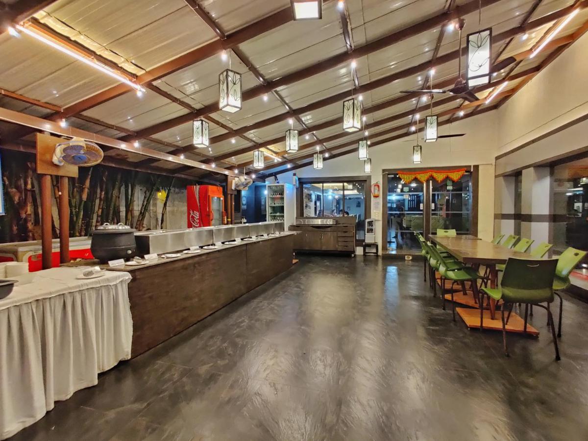 Hotel Ashwin Igatpuri, Pure Veg & Jain Food מראה חיצוני תמונה