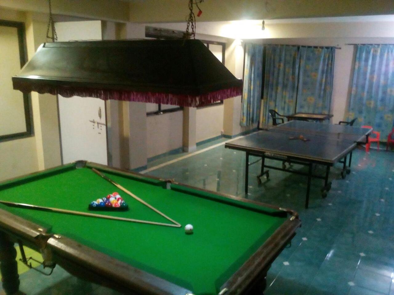 Hotel Ashwin Igatpuri, Pure Veg & Jain Food מראה חיצוני תמונה