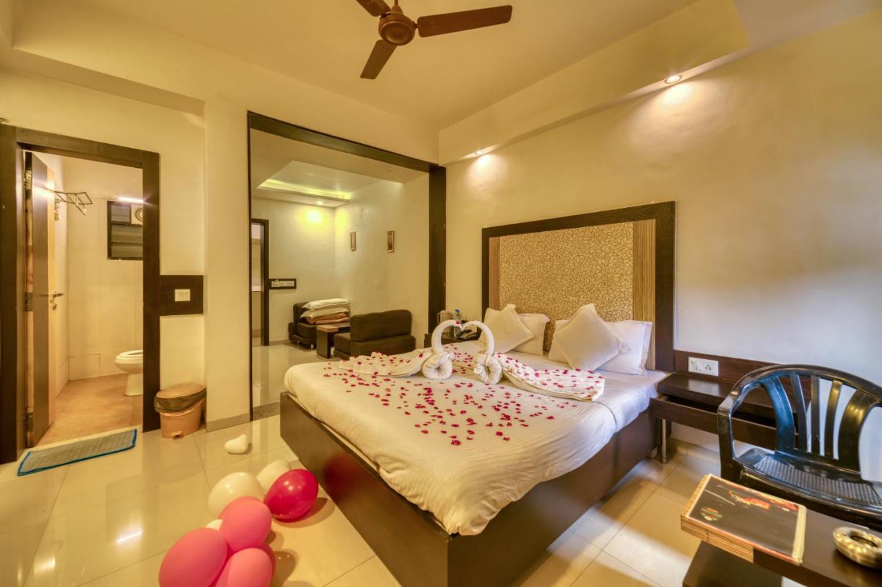 Hotel Ashwin Igatpuri, Pure Veg & Jain Food מראה חיצוני תמונה