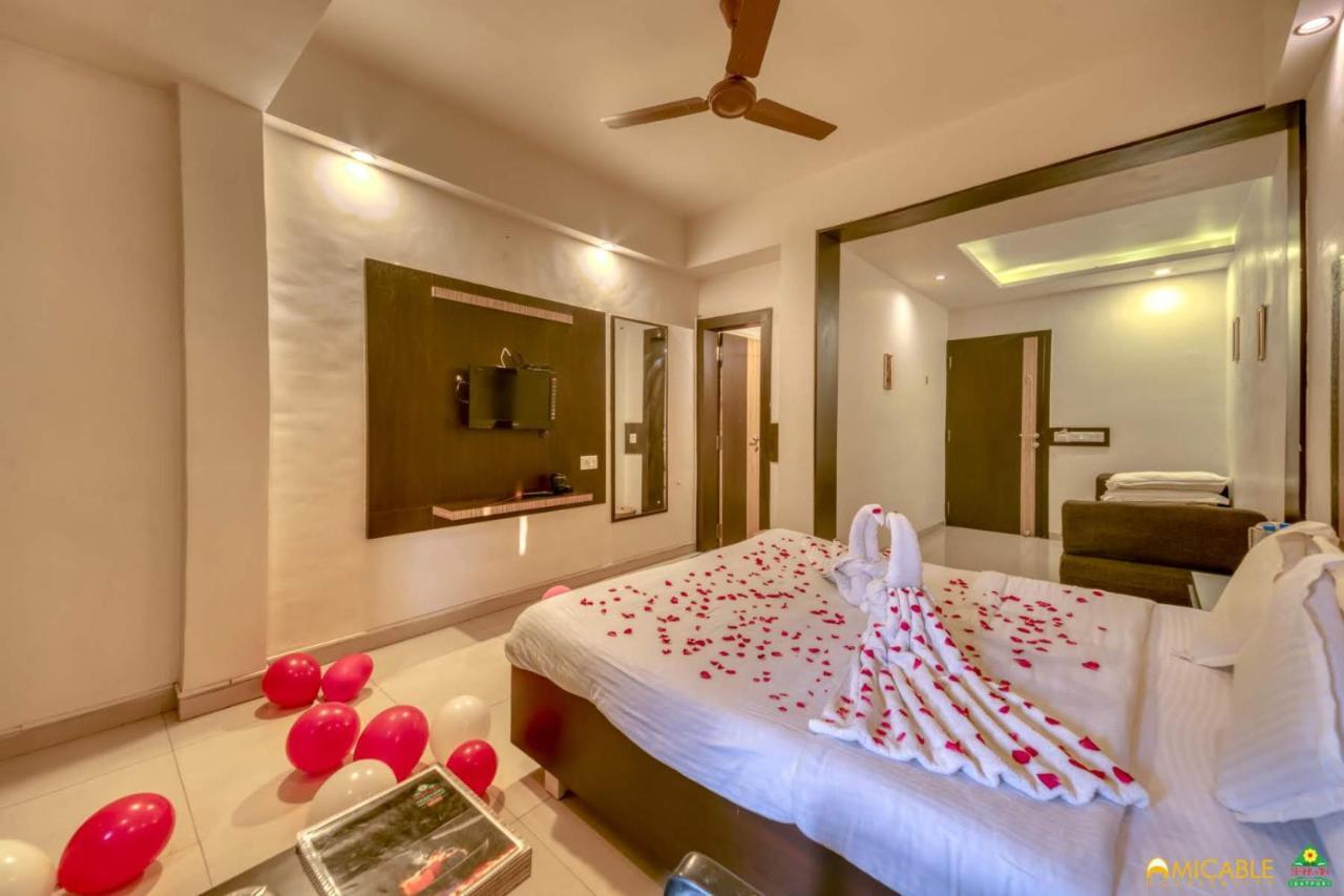 Hotel Ashwin Igatpuri, Pure Veg & Jain Food מראה חיצוני תמונה