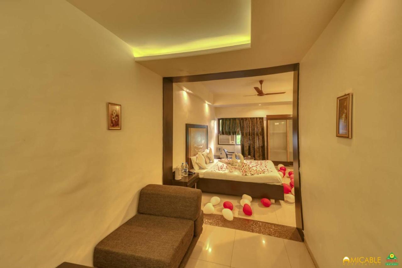 Hotel Ashwin Igatpuri, Pure Veg & Jain Food מראה חיצוני תמונה