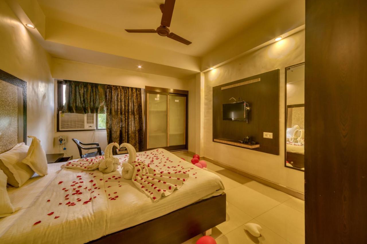 Hotel Ashwin Igatpuri, Pure Veg & Jain Food מראה חיצוני תמונה