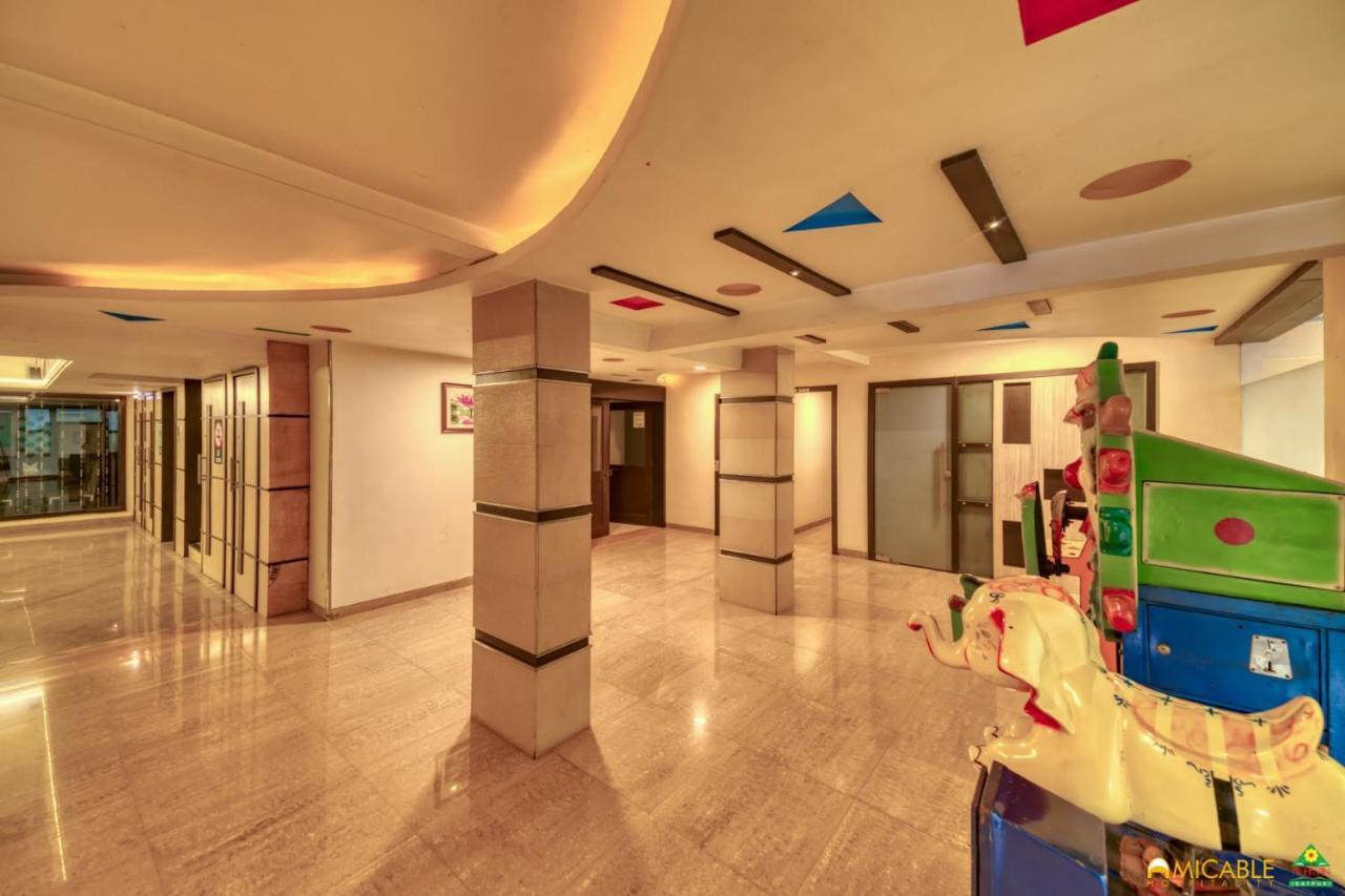 Hotel Ashwin Igatpuri, Pure Veg & Jain Food מראה חיצוני תמונה