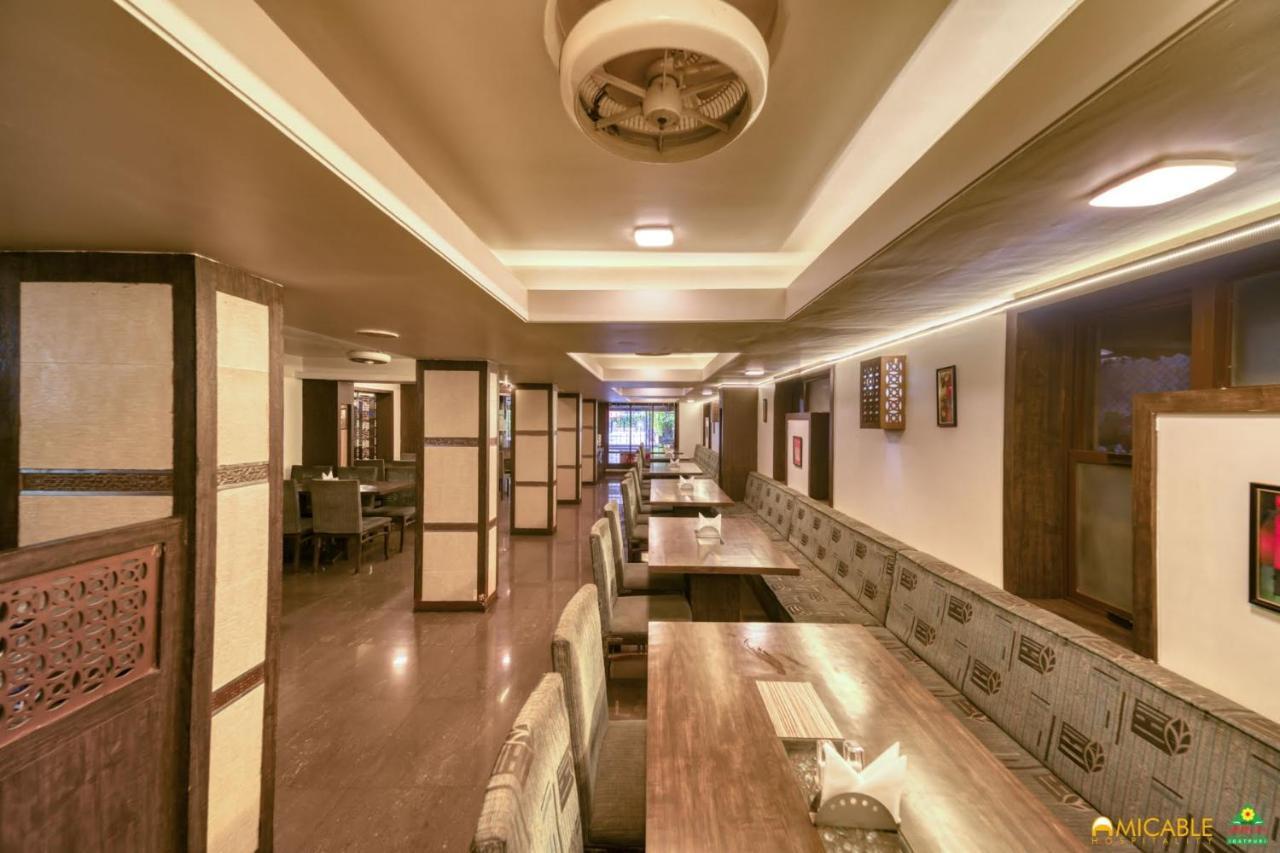 Hotel Ashwin Igatpuri, Pure Veg & Jain Food מראה חיצוני תמונה