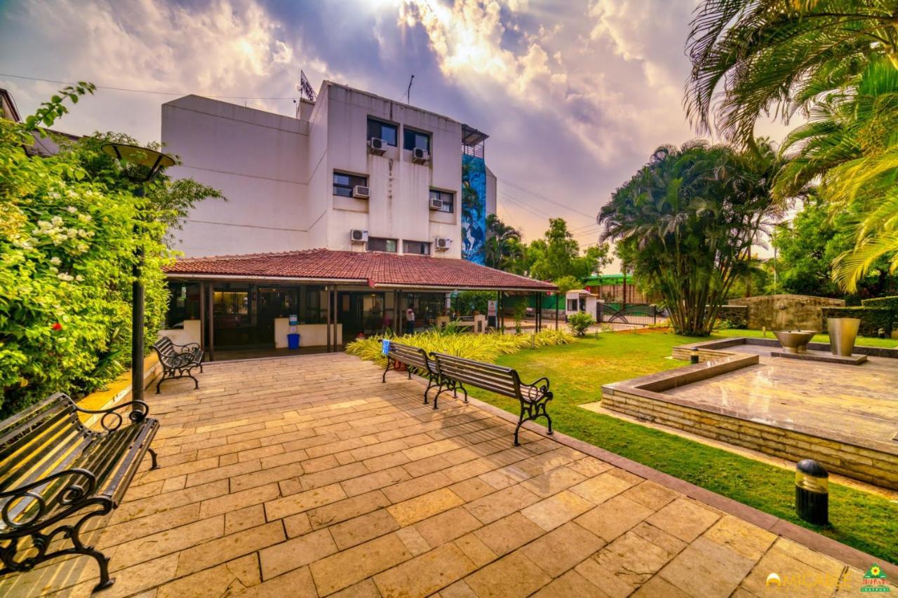 Hotel Ashwin Igatpuri, Pure Veg & Jain Food מראה חיצוני תמונה