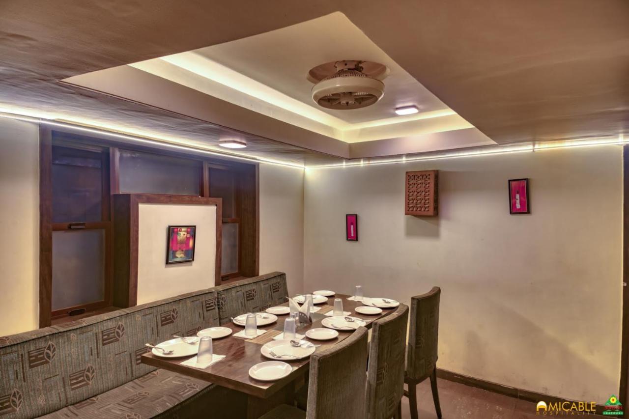 Hotel Ashwin Igatpuri, Pure Veg & Jain Food מראה חיצוני תמונה